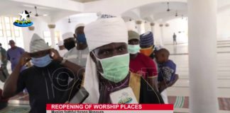 Reopening of worship places: Muslim faithful throng mosques
