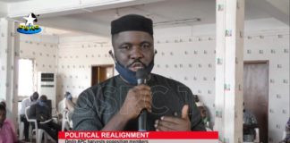 Ondo PDP chieftain, Abiola Oladapo, leads supporters to APC