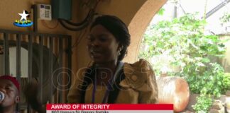 Group presents Award of Integrity to Sir Gregory Iloehika