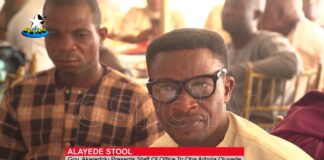 Gov. Akeredolu presents staff of office to new Alayede of Ayede-Ogbese