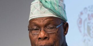 Former president orders Oyo Monarchs to Stand and greet him