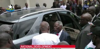 Akeredolu hosts Pastor Kumuyi, says prayer can save Nigeria