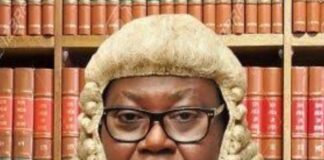 Judge slumps, dies while preparing for court case
