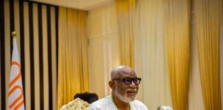 Stop rejecting old naira notes, they are still legal tenders – Gov. Akeredolu urges Ondo residents