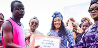 Abuja goes agog as President Elect’s wife, Oluremi Tinubu donates items to IDP Camps as part of inauguration Celebrations