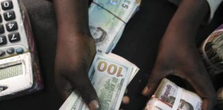 Naira falls in exchange value to dollar